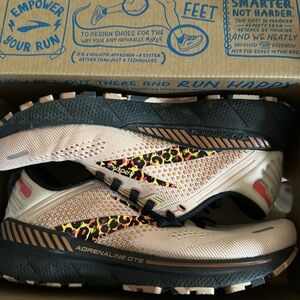 Women’s Brooks Adrenaline GTS Run Wild Leopard 7